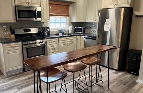 St. Charles Casa | 3-bedroom Home Upper Level in Waldorf - CLOSE TO DC