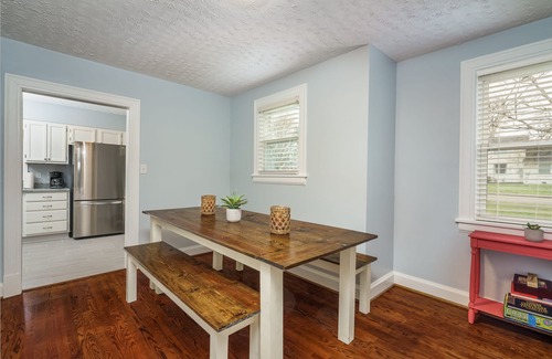 Hurwood Heights Casa | 3 Bedroom house close to downtown and the airport with an amazing deck.