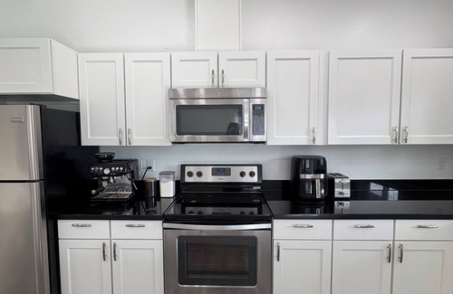Stratford Casa | 3-bedroom house in charming Moses Lake with AC, fitness room, WiFi