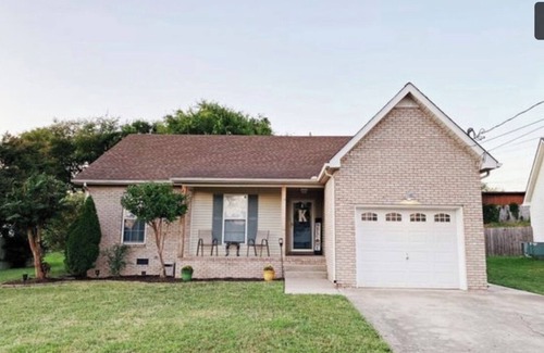 Lakewood Casa | 3-bedroom house in charming Nashville with WiFi, AC. Book now