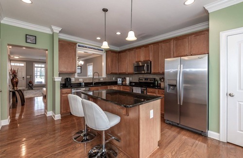 Umstead Casa | 3-bedroom house in charming Raleigh with AC