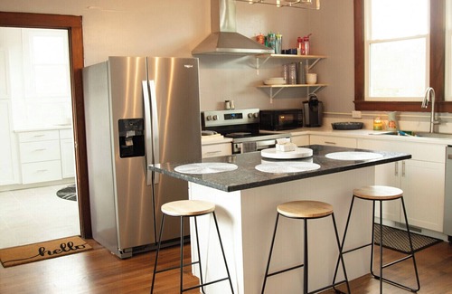 Harriman Casa | 3-bedroom house in delightful Harriman with AC, private courtyard w/hot tub,