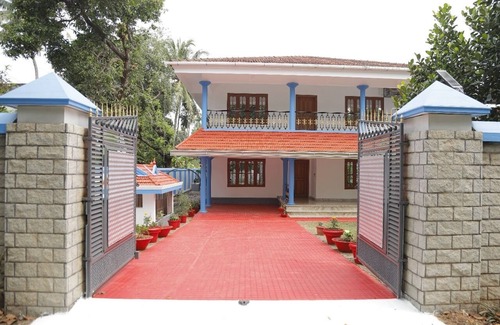 North Paravur Casa | 3-bedroom house in fabulous Varapuzha with WiFi and AC