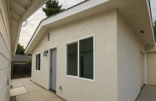 Monrovia Casa | 3-bedroom house in lovely Monrovia with WiFi, AC. Enjoy your stay