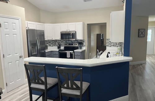 Mariner Casa | 3-bedroom house in phenomenal Cape Coral with private yard and pool/spa