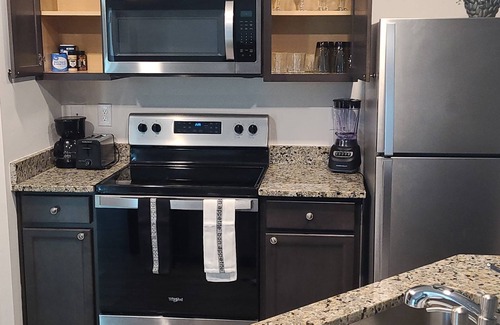 Mariner Casa | 3-bedroom house in welcoming Cape Coral with heated pool