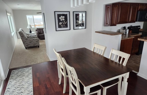 Pella Casa | 3-bedroom house in welcoming Pella close to lake & on the bike trail