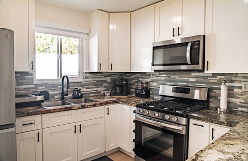La Sierra Hills Casa | 3 Bedroom House, King Bed, Full Kitchen, BBQ Grill