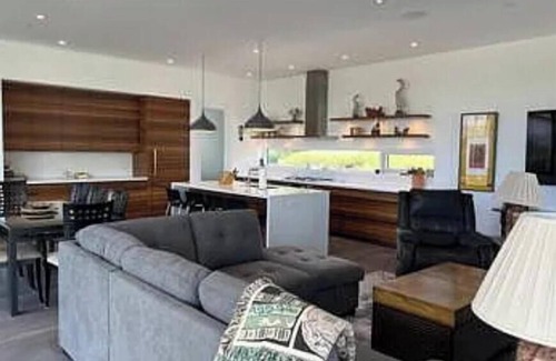 St. Helena Casa | 3-bedroom house surrounded by vineyards in serene St. Helena with Pool