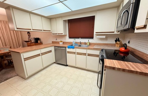 Fruitland Park Casa | 3-bedroom house in charming Fruitland Park with WiFi, AC. Start relaxing