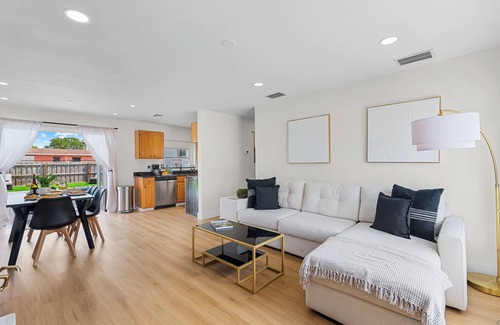 Westgate Casa | 3-bedroom house in charming West Palm Beach with WiFi, AC