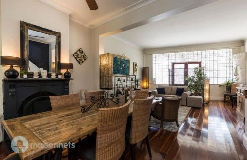 Balmain Casa | 3 Bedroom House With Large Courtyard & City Views