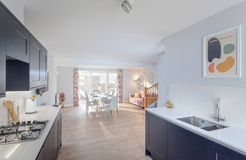 Cambridge City Centre Casa | 3 Bedroom Jesus Green Townhouse with Parking