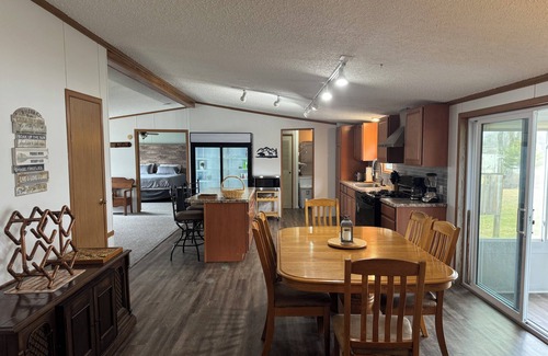 Northwest Casa | 3-bedroom lake house in peaceful Montpelier with AC, WiFi. Enjoy your stay
