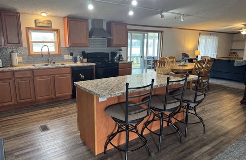 Northwest Casa | 3-bedroom lake house in peaceful Montpelier with AC, WiFi. Enjoy your stay