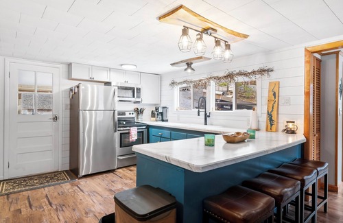 Pilot Knob Casa | 3 Bedroom Lakefront home on Lake George with dock slip for 25 foot boat included