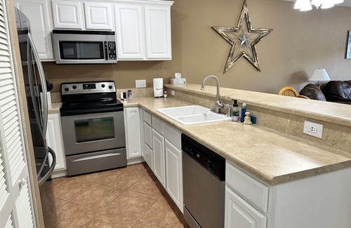 Camdenton Condominio | 3 bedroom Lakeview Condo, first floor near elevator