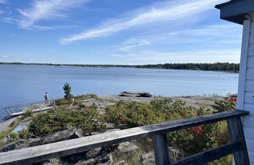 Carling Casa | 3-bedroom Lakeview Cottage - Rockwood #8