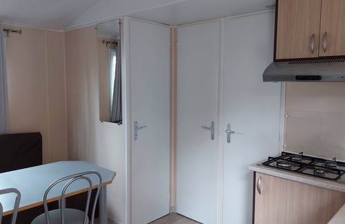 Saint-Cheron Casa | 3-bedroom mobile home sleeps 6
