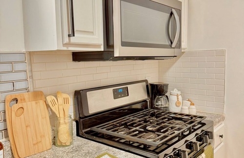 Weequahic Apartamento | 3 Bedroom Modern Stay-Close to Newark Airport, NYC & Shopping