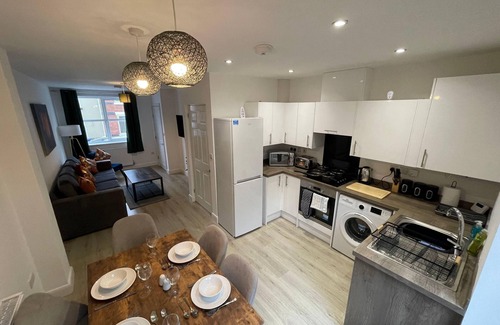 Tunstall Casa | 3 Bedroom New House with WiFi