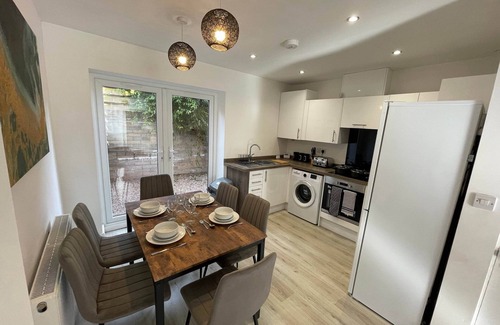 Tunstall Casa | 3 Bedroom New House with WiFi