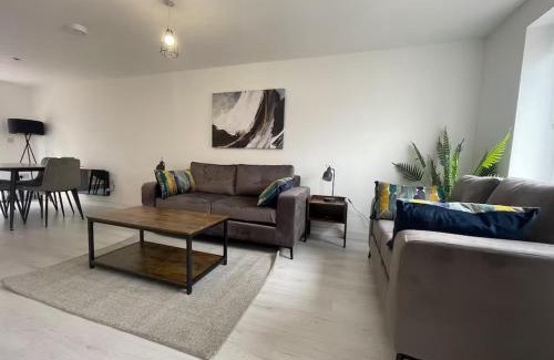 Tunstall Casa | 3 Bedroom New House Sleeps 5 with FREE Parking&WiFi-B