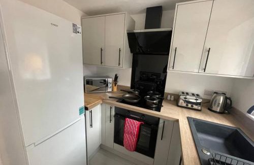 Tunstall Casa | 3 Bedroom New House Sleeps 5 with FREE Parking&WiFi-B