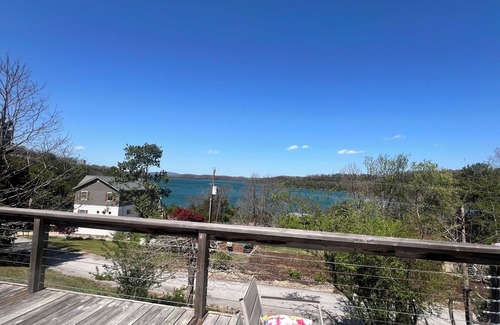 Rambo Riviera Casa | 3-bedroom newly remodeled bungalow located on Beaver Lake in Rogers, AR.