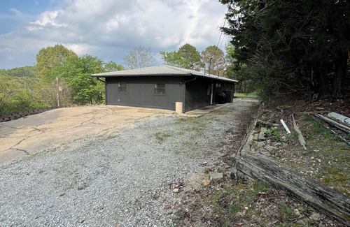 Rambo Riviera Casa | 3-bedroom newly remodeled bungalow located on Beaver Lake in Rogers, AR.