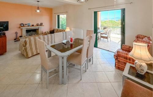 Xylokastro-Evrostina Casa | 3 Bedroom Nice Home In Xylokastro