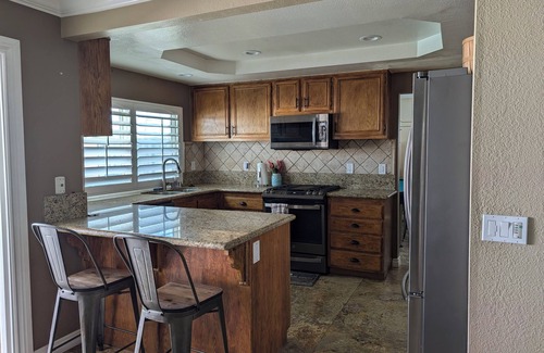 Ontario Casa | 3-bedroom pool house in amazing Ontario with WiFi, AC. Start your getaway now