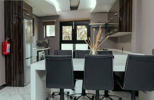 Greater Johannesburg Metropolitan Area Apartamento | 3-BEDROOM POOL VILLA