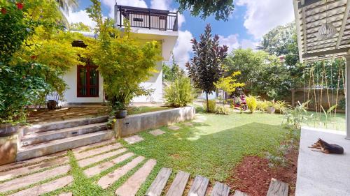 Dickwella Apartamento | 3 Bedroom Quiet Coastal House few steps from the stunning beach