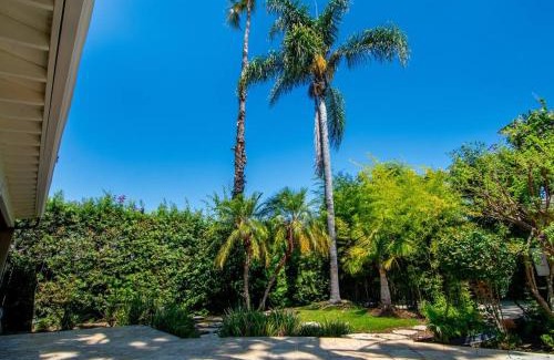 Sherman Oaks Casa | 3-Bedroom Sherman Oaks House Near Universal Studios