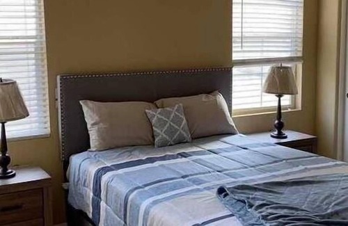 North Natomas Apartamento | 3 Bedroom Single family L-573190 by Houzlet