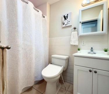 West New York Apartamento | 3 Bedroom Smart Apartment Sleeps 11 with Parking Near Times Square