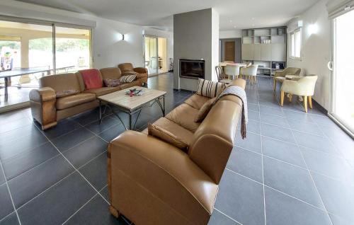 Regusse Casa | 3 Bedroom Stunning Home In Regusse