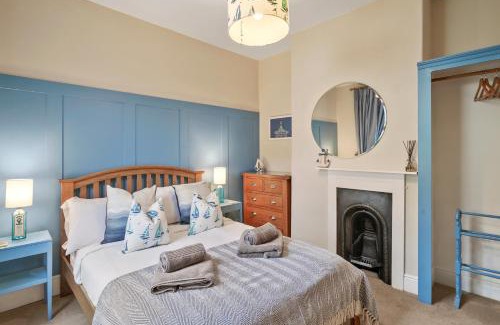 Portsmouth Casa | 3-Bedroom Stylish & Spacious Townhouse, Perfect for Groups and Family, Sleeps 6 with Free On-Street Parking Permit, Southsea - WORK CONTRACTORS OFFER AVAILABLE! - by Blue Puffin Stays