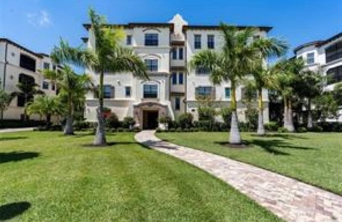 Tuscany Reserve Condominio | 3 Bedroom Talis Park Condo w/Sports Membership/for rent!