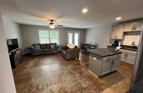 Lebanon Casa | 3 bedroom townhome close to Nashville!