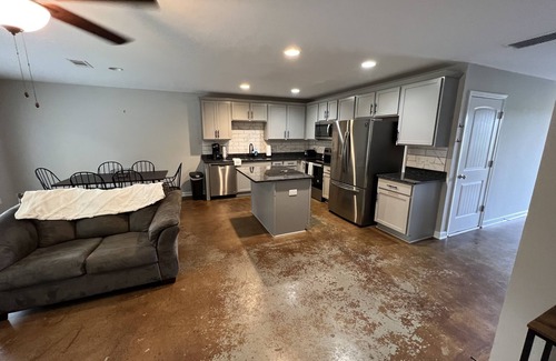 Lebanon Casa | 3 bedroom townhome close to Nashville!