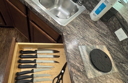 Lewis Center Casa | 3 bedroom townhouse w/fin basement - 4 Queens