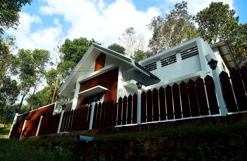 Devikolam Villa | 3 Bedroom Villa surrounded by Munnar's mesmerizing beauty of cascading mountains