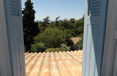 Montreal Casa | 3-bedroom village house, garden, terrace. Ideal for families and friends!