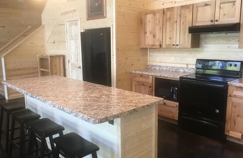 Ely Casa | Nueva casa de 4 dormitorios / 2 baños en el lago, justo enfrente de BWCAW y 7 millas de Ely