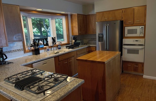 Geneva Casa | 3-bedroom waterfront home in fabulous Geneva with AC, WiFi. Enjoy your stay