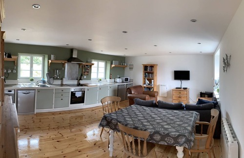 Kerlouan Casa | 3 bedroomed Breton stone farm house 800mt from the sea