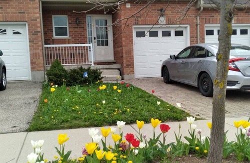 Waterloo Casa | 3 Bedrooms & 3.5 bathrooms Townhouse of Waterloo Clair hills