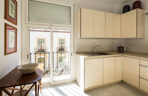 Santa Cruz Apartamento | Mateos Gago 3D. 3 dormitorios, 3 baños, zona Catedral
